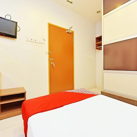 Oyo 582 Hotel Walk Inn Kampong Pasir Puteh  Екстериор снимка