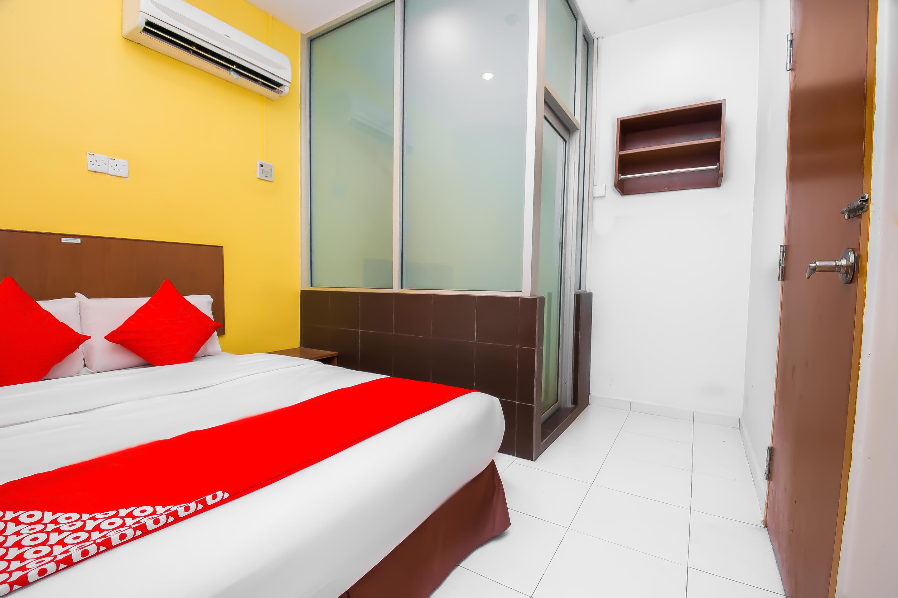 Oyo 582 Hotel Walk Inn Kampong Pasir Puteh  Екстериор снимка