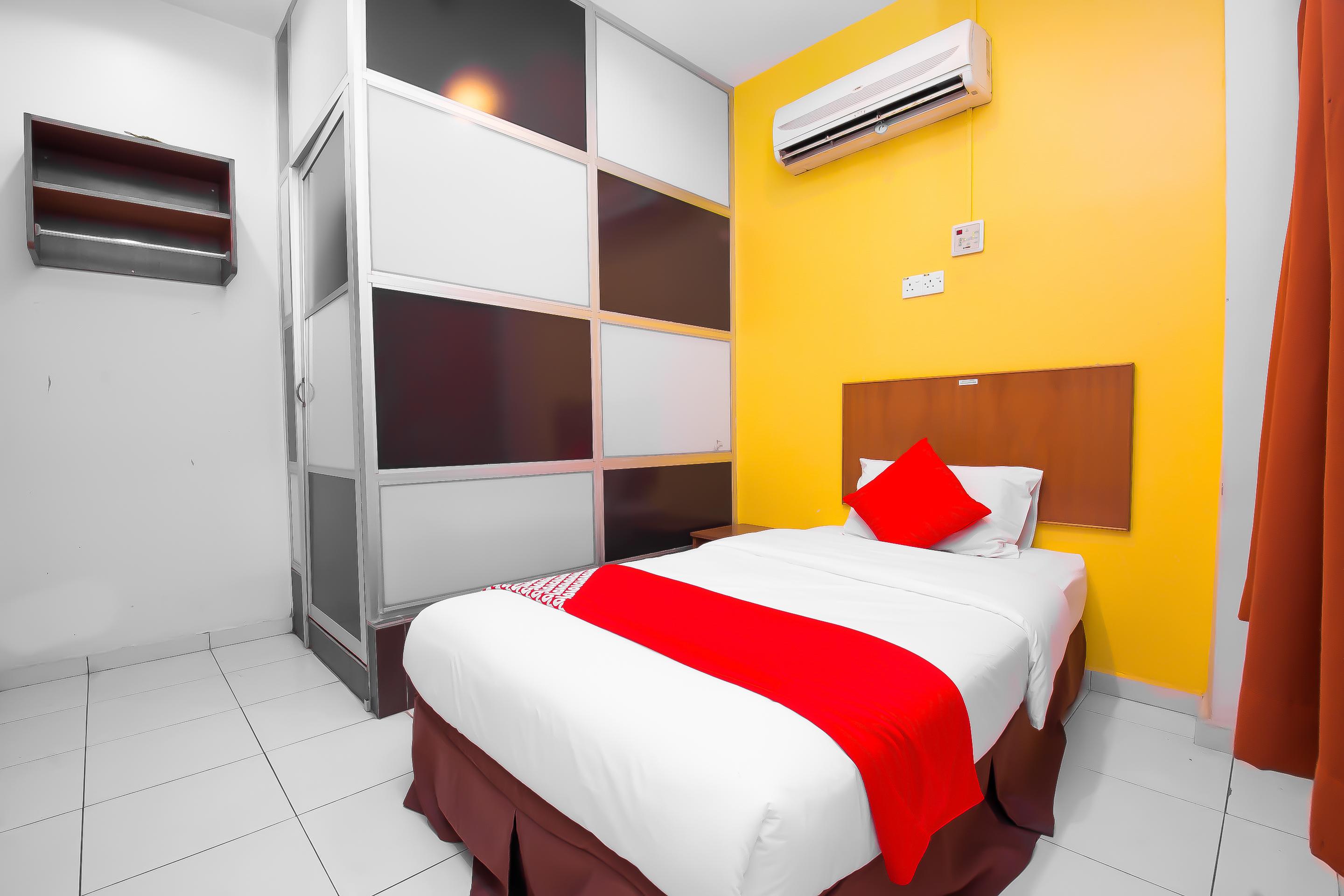 Oyo 582 Hotel Walk Inn Kampong Pasir Puteh  Екстериор снимка