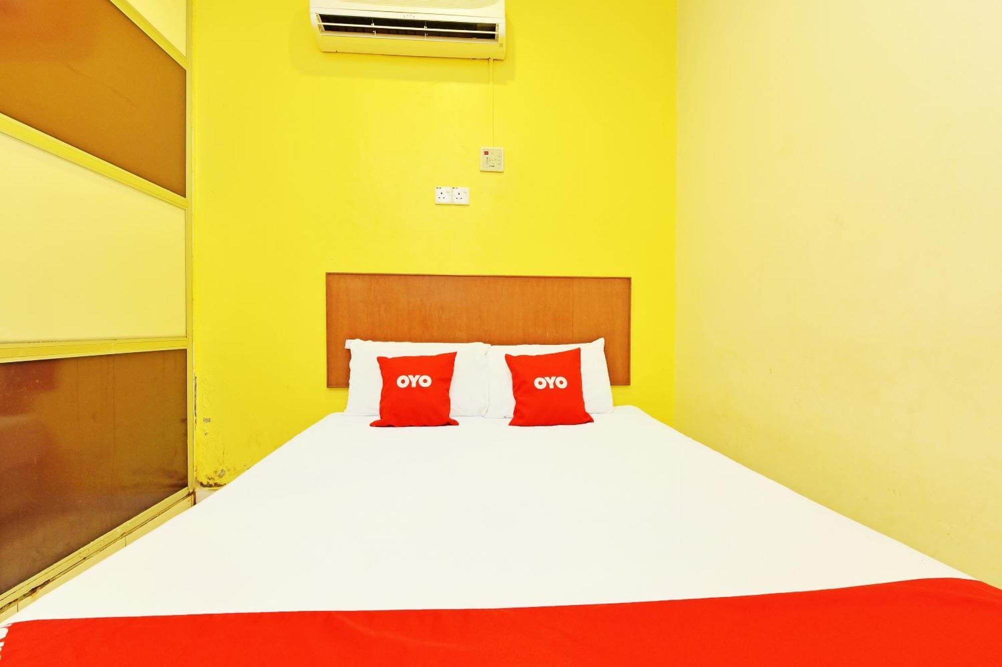 Oyo 582 Hotel Walk Inn Kampong Pasir Puteh  Екстериор снимка