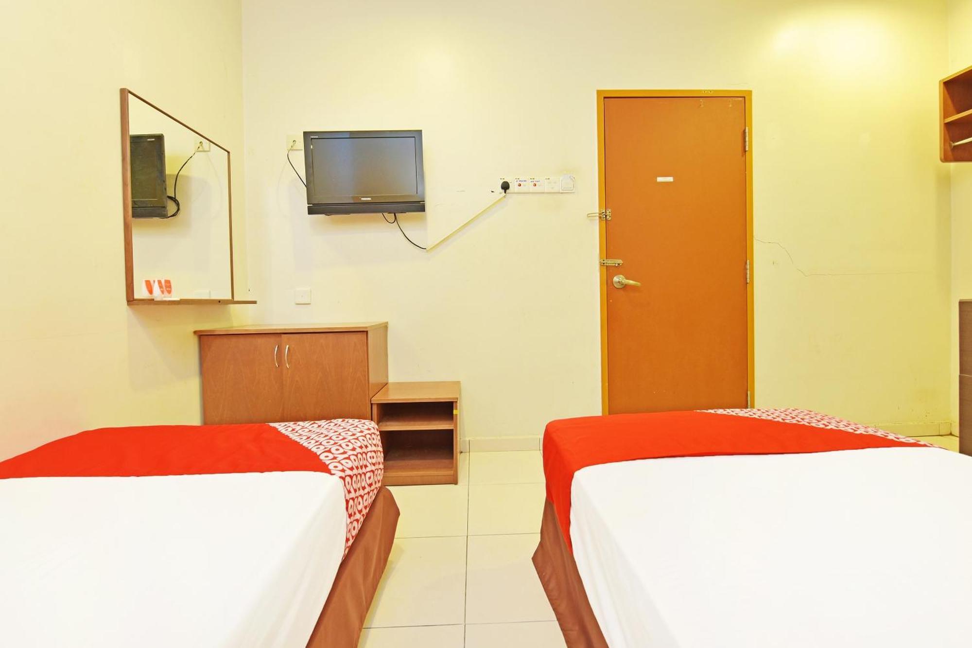 Oyo 582 Hotel Walk Inn Kampong Pasir Puteh  Екстериор снимка