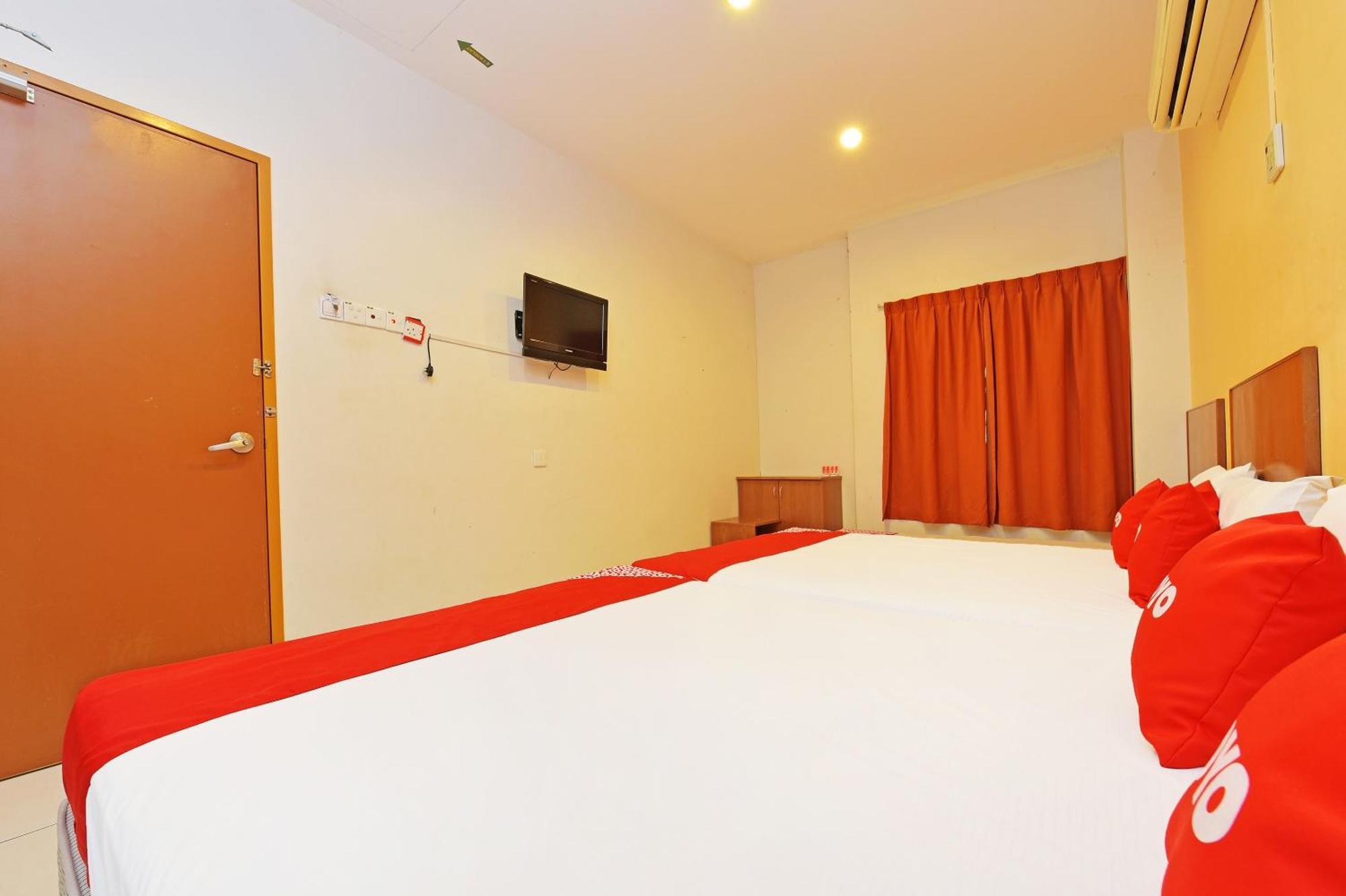 Oyo 582 Hotel Walk Inn Kampong Pasir Puteh  Екстериор снимка