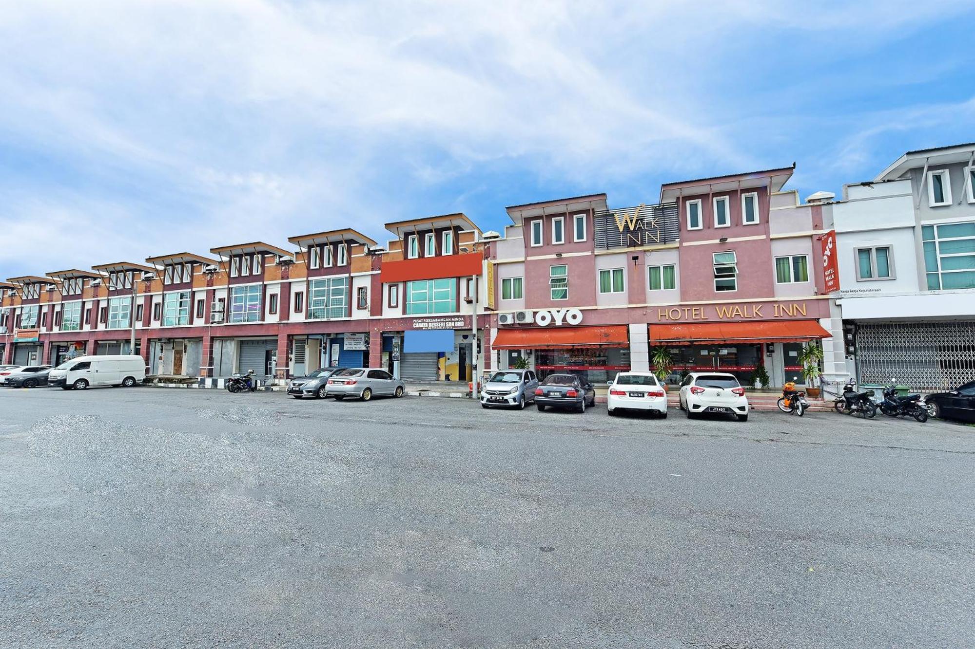 Oyo 582 Hotel Walk Inn Kampong Pasir Puteh  Екстериор снимка