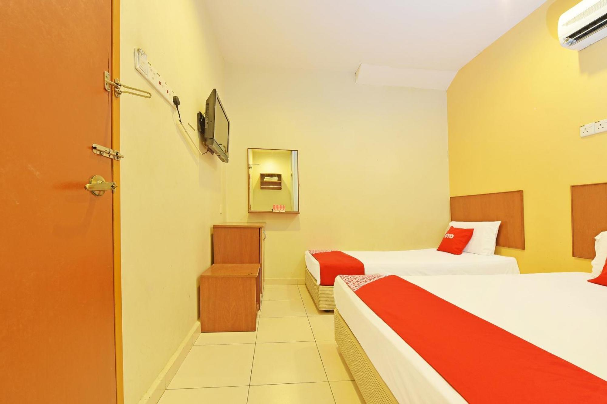 Oyo 582 Hotel Walk Inn Kampong Pasir Puteh  Екстериор снимка