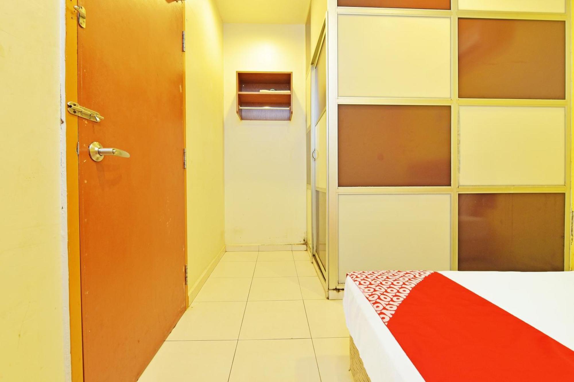 Oyo 582 Hotel Walk Inn Kampong Pasir Puteh  Екстериор снимка