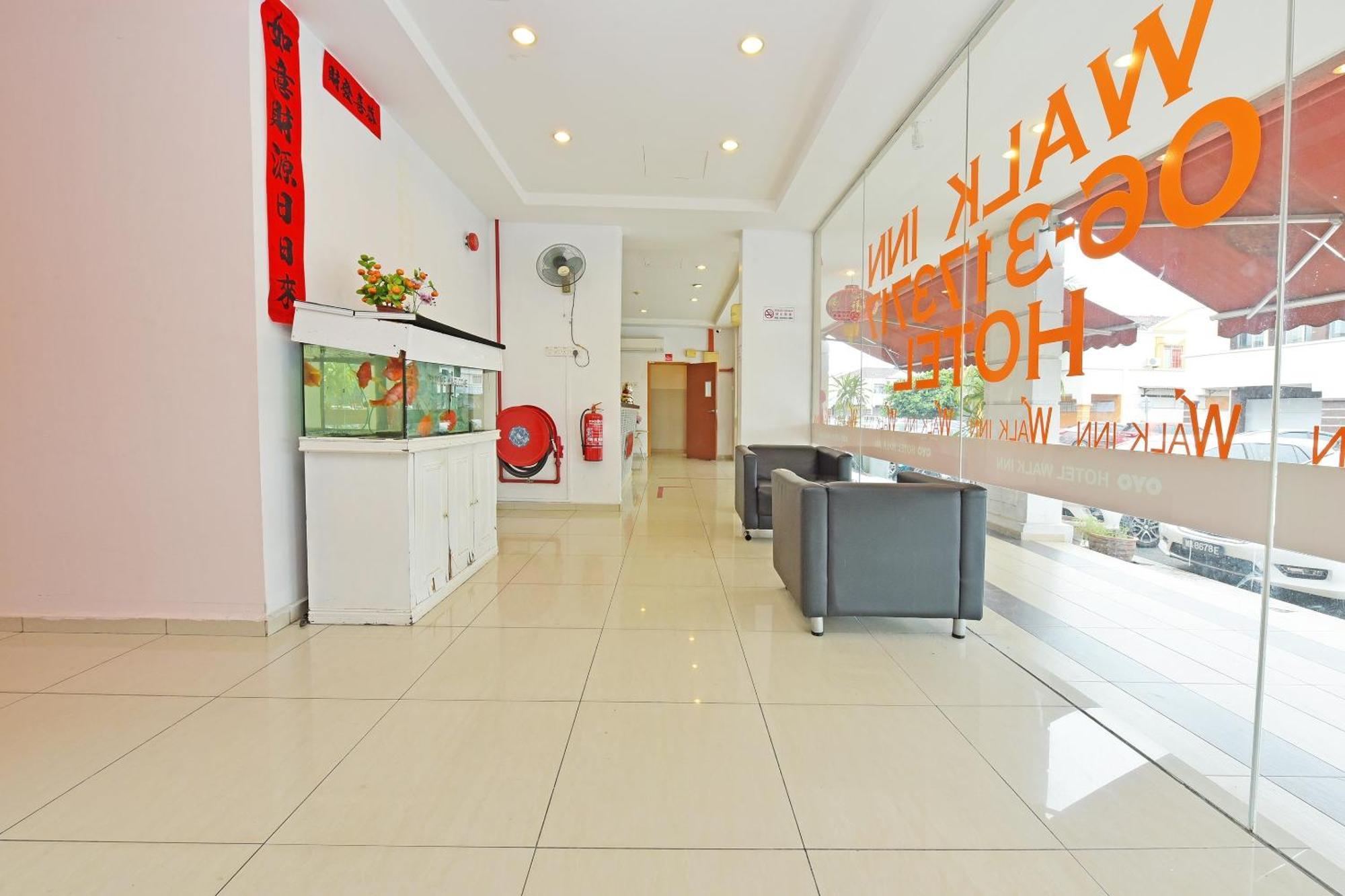 Oyo 582 Hotel Walk Inn Kampong Pasir Puteh  Екстериор снимка