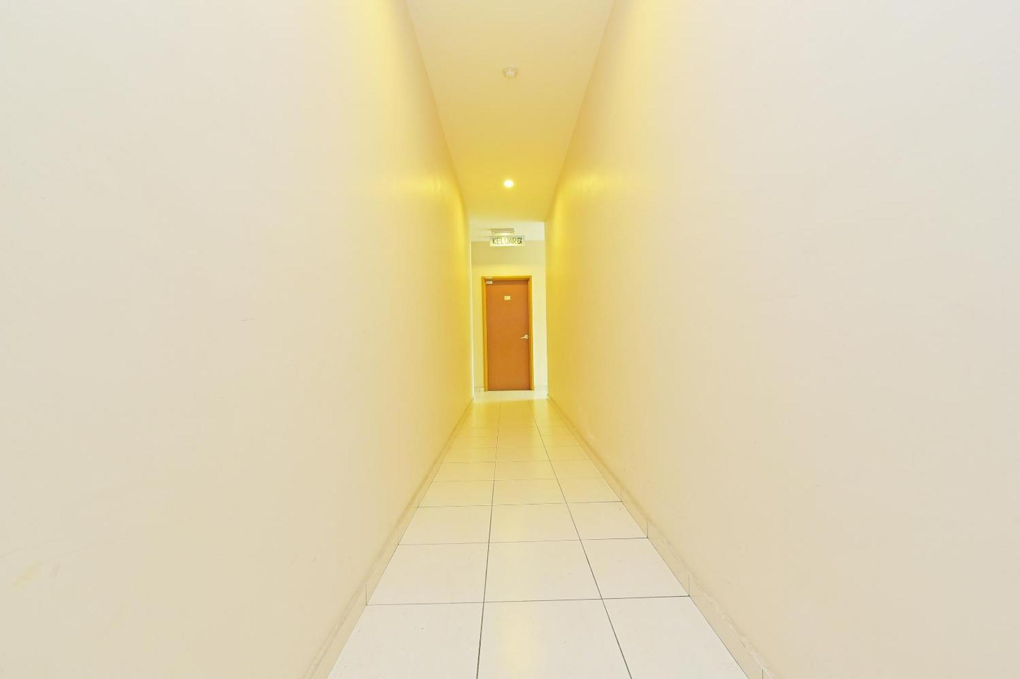 Oyo 582 Hotel Walk Inn Kampong Pasir Puteh  Екстериор снимка