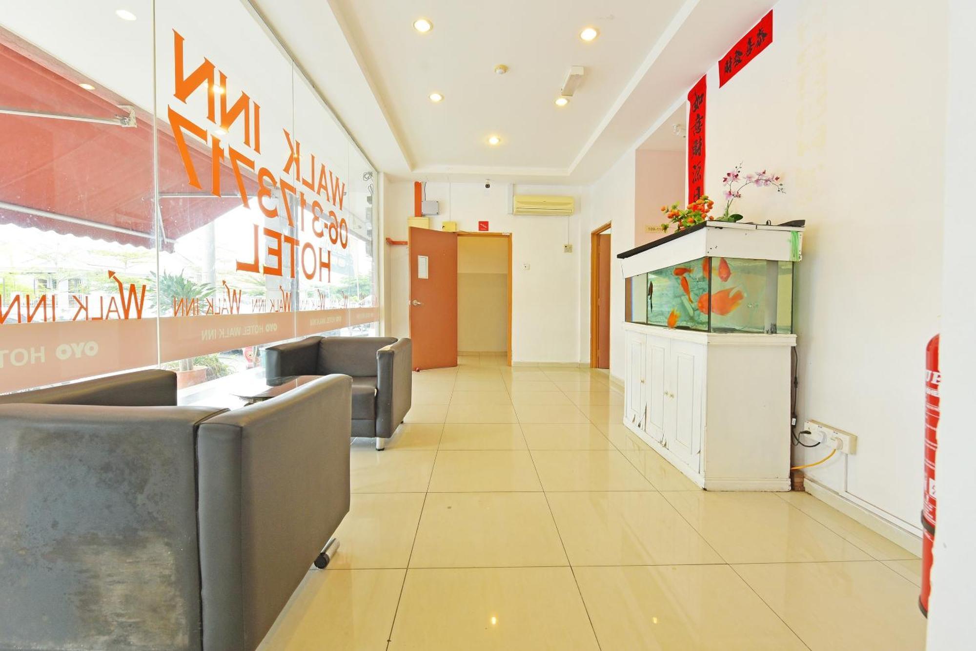 Oyo 582 Hotel Walk Inn Kampong Pasir Puteh  Екстериор снимка