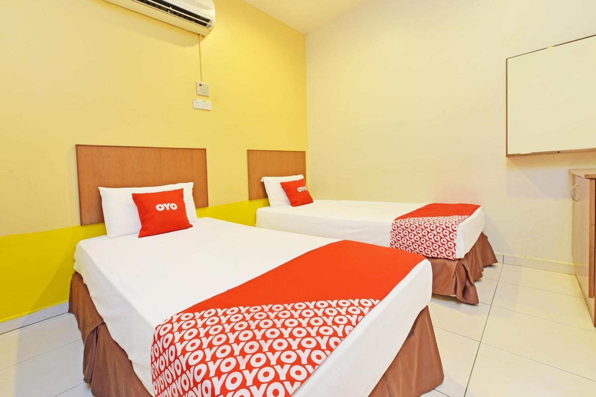 Oyo 582 Hotel Walk Inn Kampong Pasir Puteh  Екстериор снимка